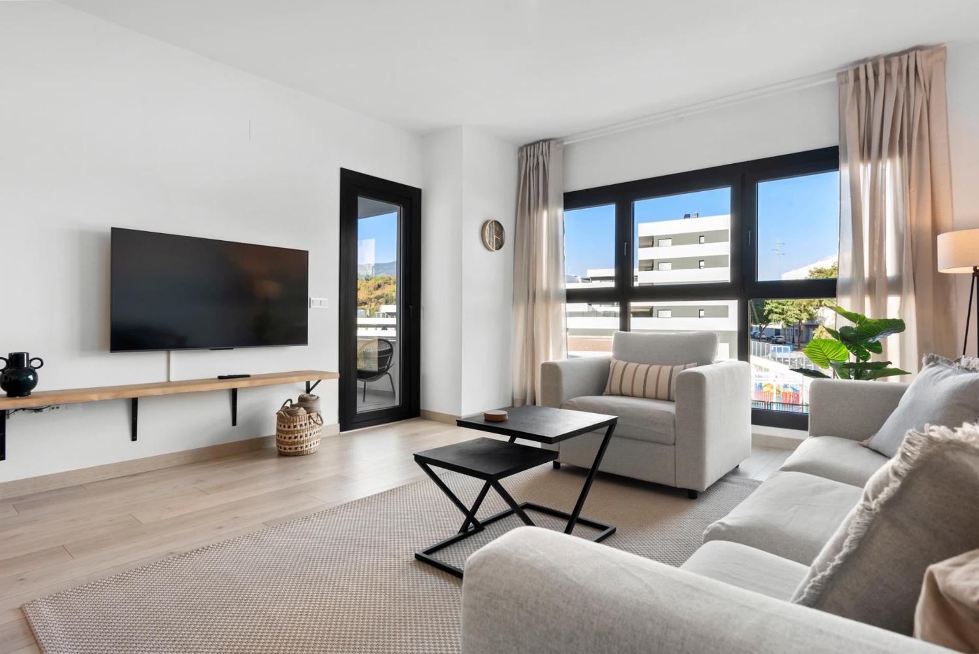 Beautiful 2-Bedroom Apartment Near Center And Beach Эстепона Экстерьер фото