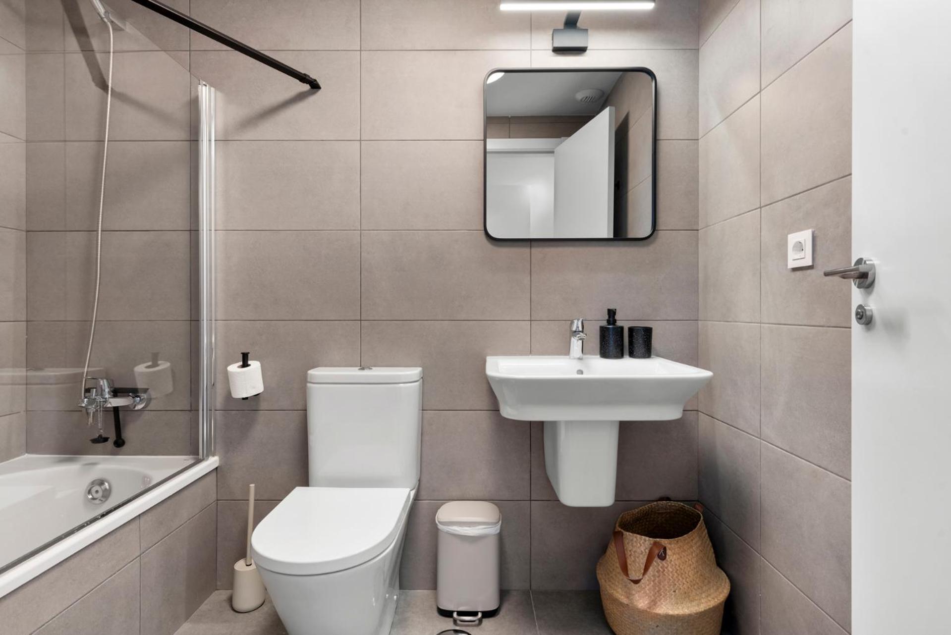 Beautiful 2-Bedroom Apartment Near Center And Beach Эстепона Экстерьер фото