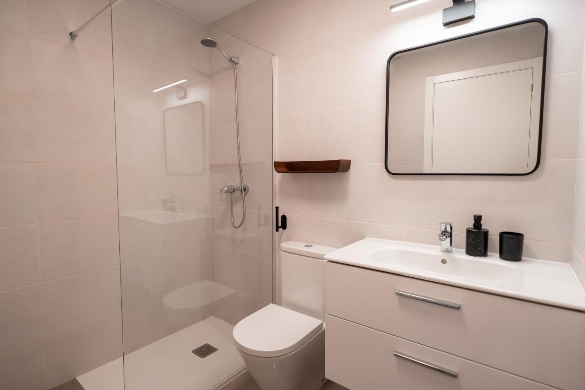 Beautiful 2-Bedroom Apartment Near Center And Beach Эстепона Экстерьер фото